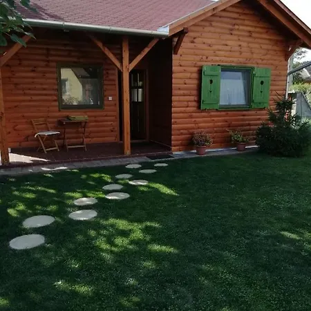 Holiday home Fahaz Tiszaszolos