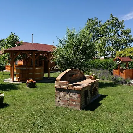 Holiday home Fahaz Tiszaszolos